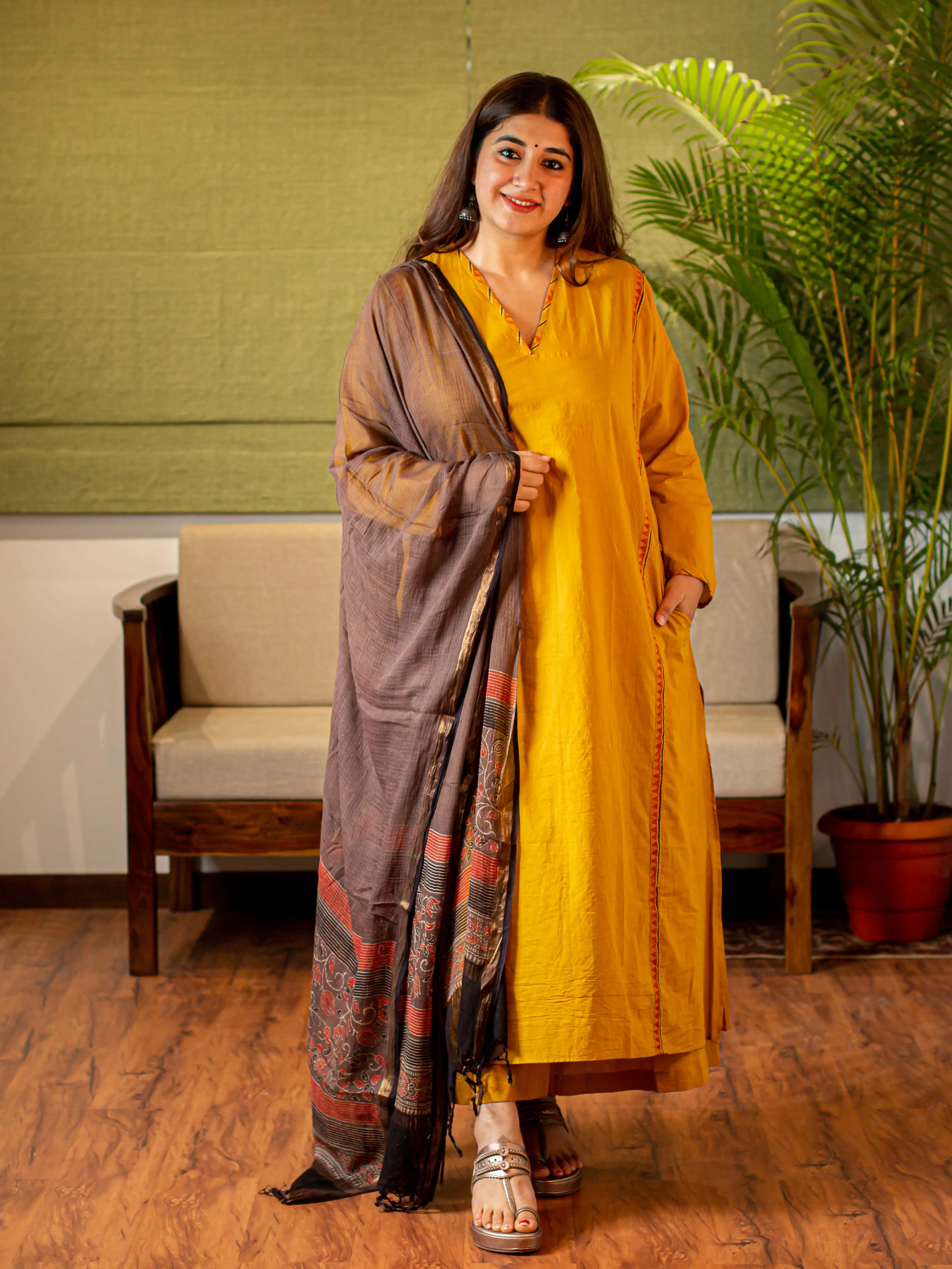 Anam Yellow Jhabbha Kali Mul Cotton Kurta Set | Relove