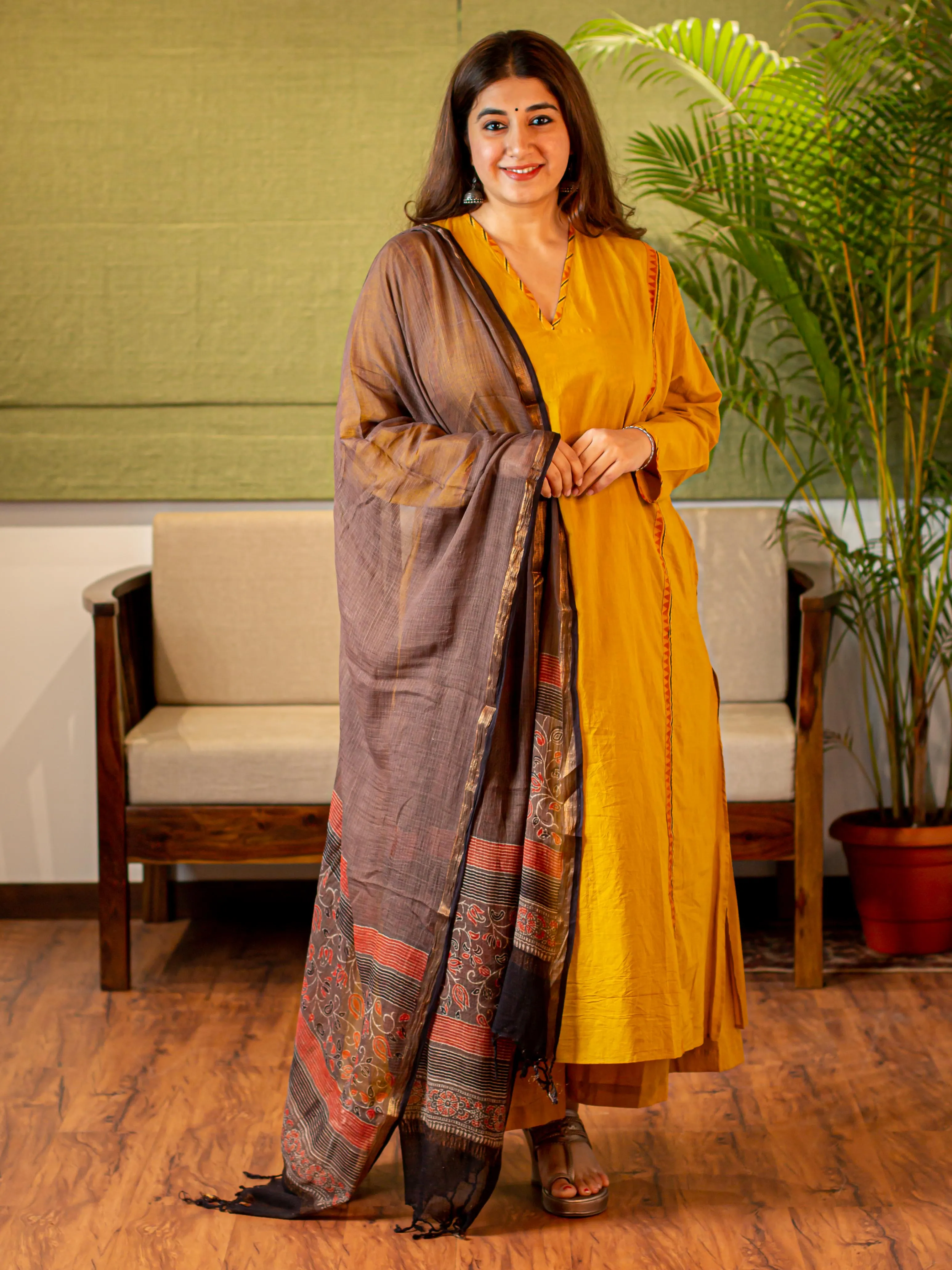 Anam Yellow Jhabbha Kali Mul Cotton Kurta Set | Relove