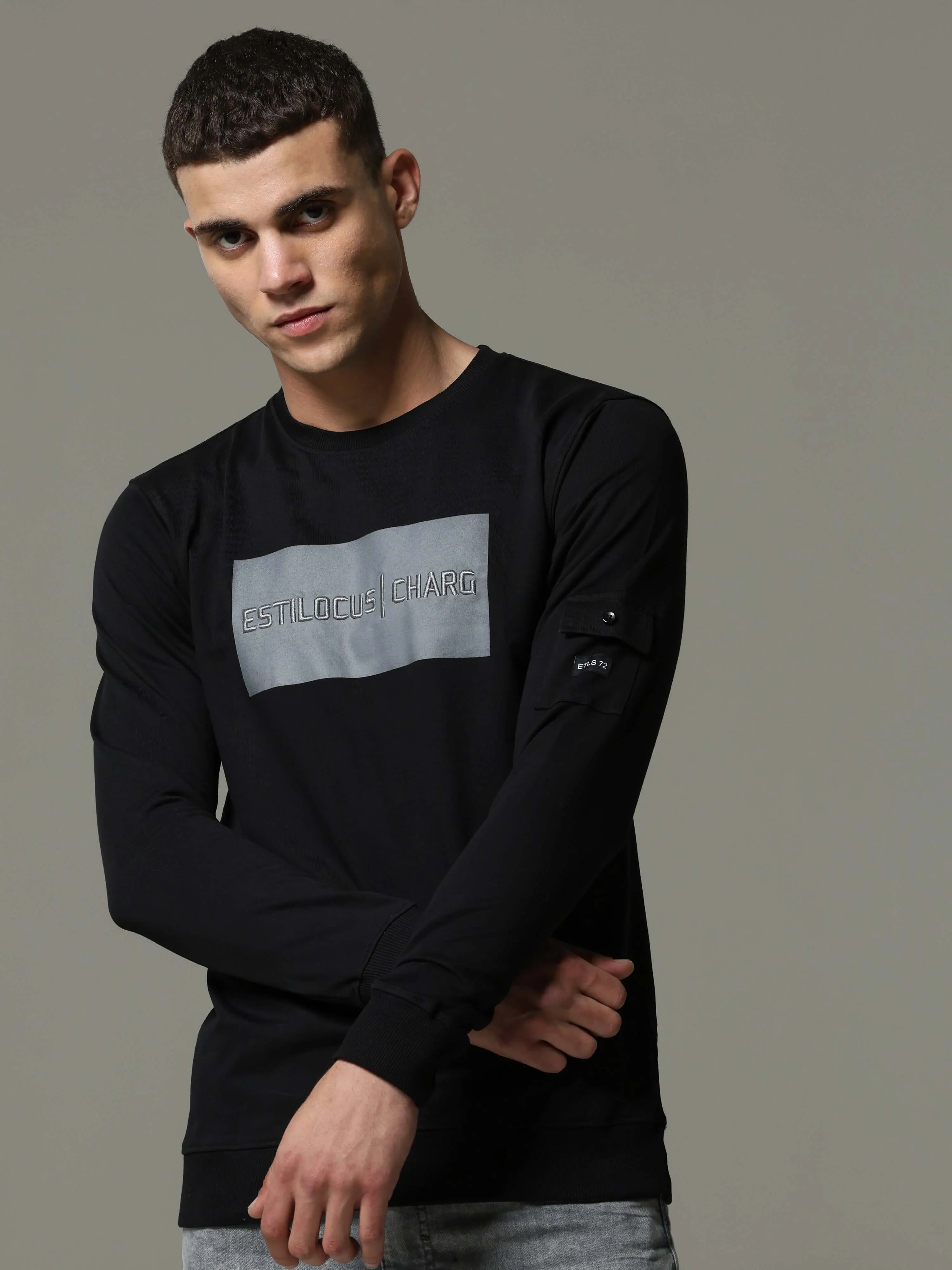 Charg Cargo Black Sweat Shirt