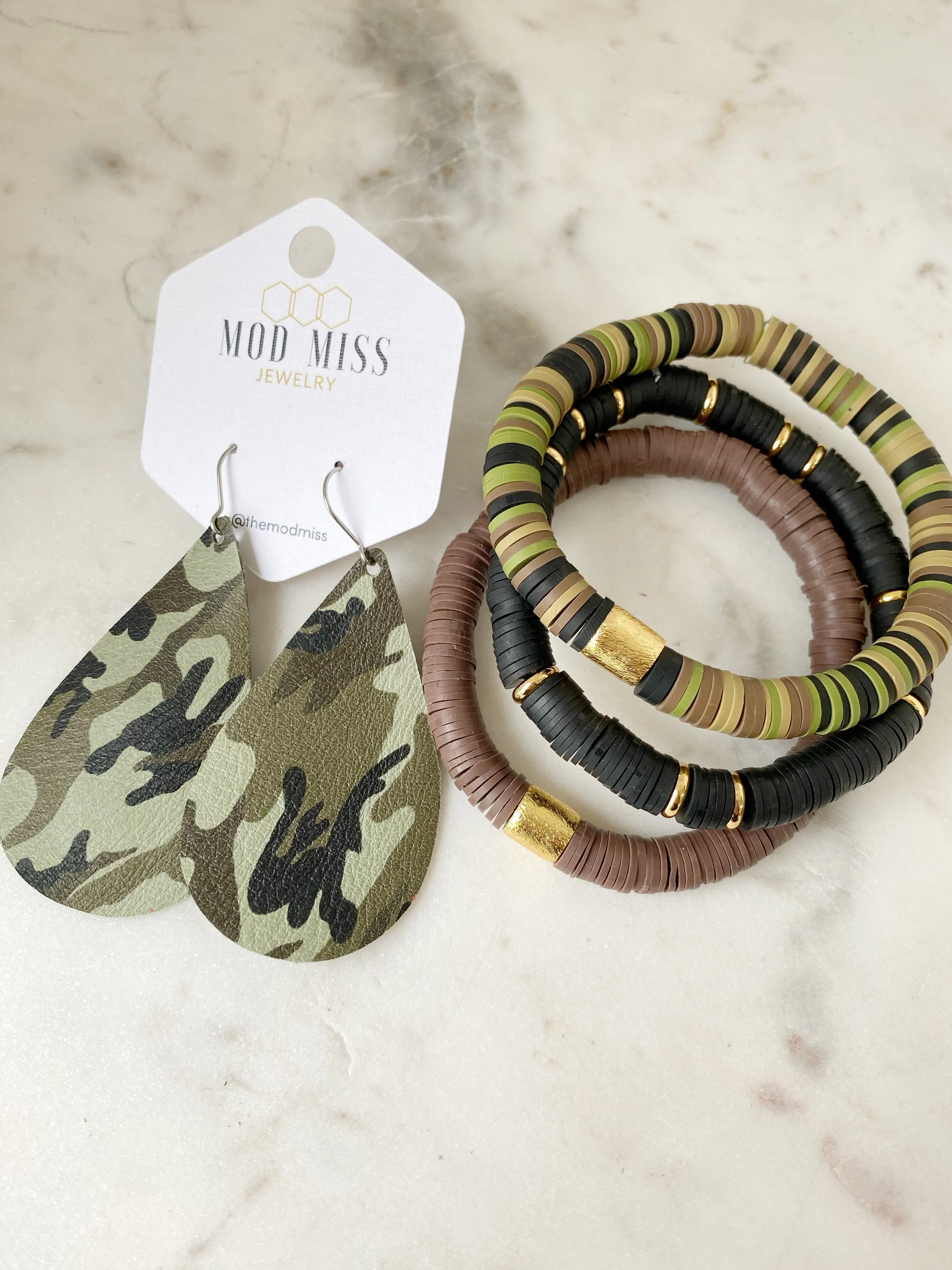 Heishi Color Pop Bracelet Camo Multi Gold Barrel