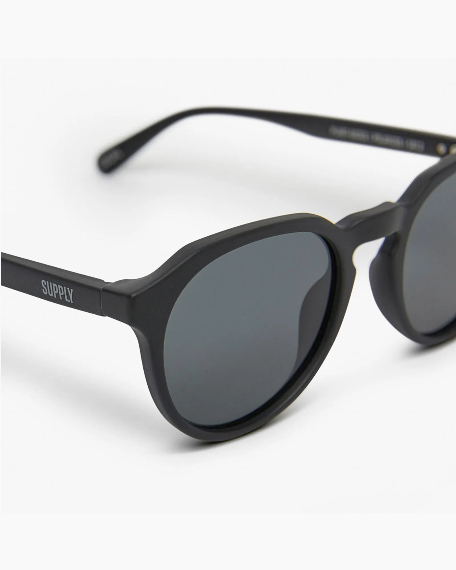 LOCAL SUPPLY SUNNIES TYO - BLACK