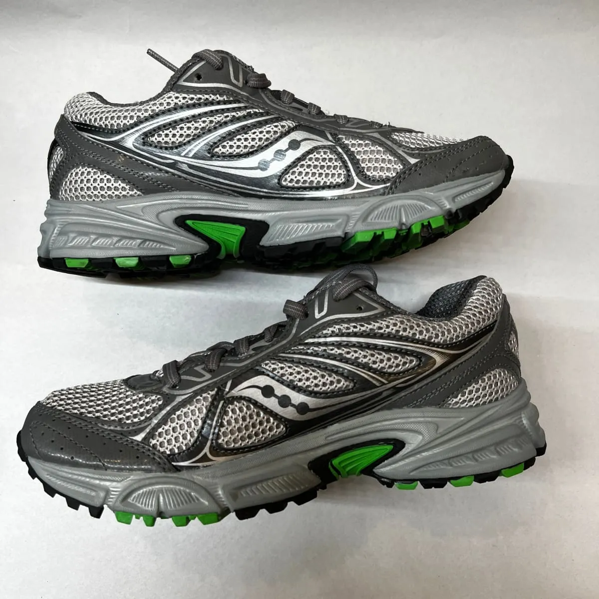 Women's Grid Cohesion TR7 Trail Running Grey/Green/Fuchsia Size 6.5M -Preowned