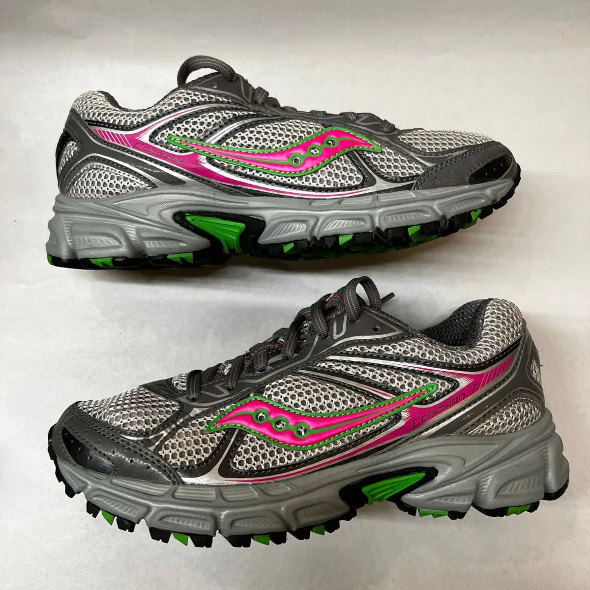 Women's Grid Cohesion TR7 Trail Running Grey/Green/Fuchsia Size 6.5M -Preowned